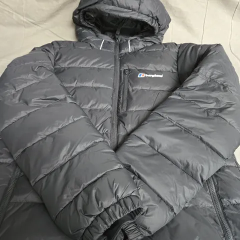 BERGHAUS COAT SIZE Y14 