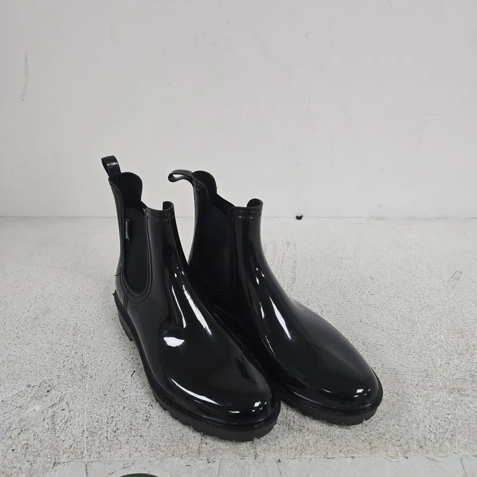 REGATTA BLACK PATENT CHELSEA BOOTS, UK 7