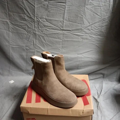 FITFLOP F-MODE SUEDE FLATFORM CHELSEA BOOTS – UK 7, MINKY GREY