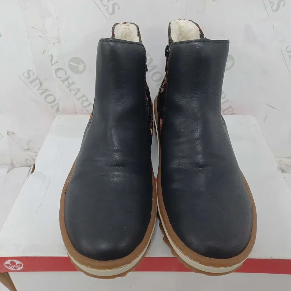 BOXED RIEKER CHELSEA BOOTS, NAVY - SIZE 39