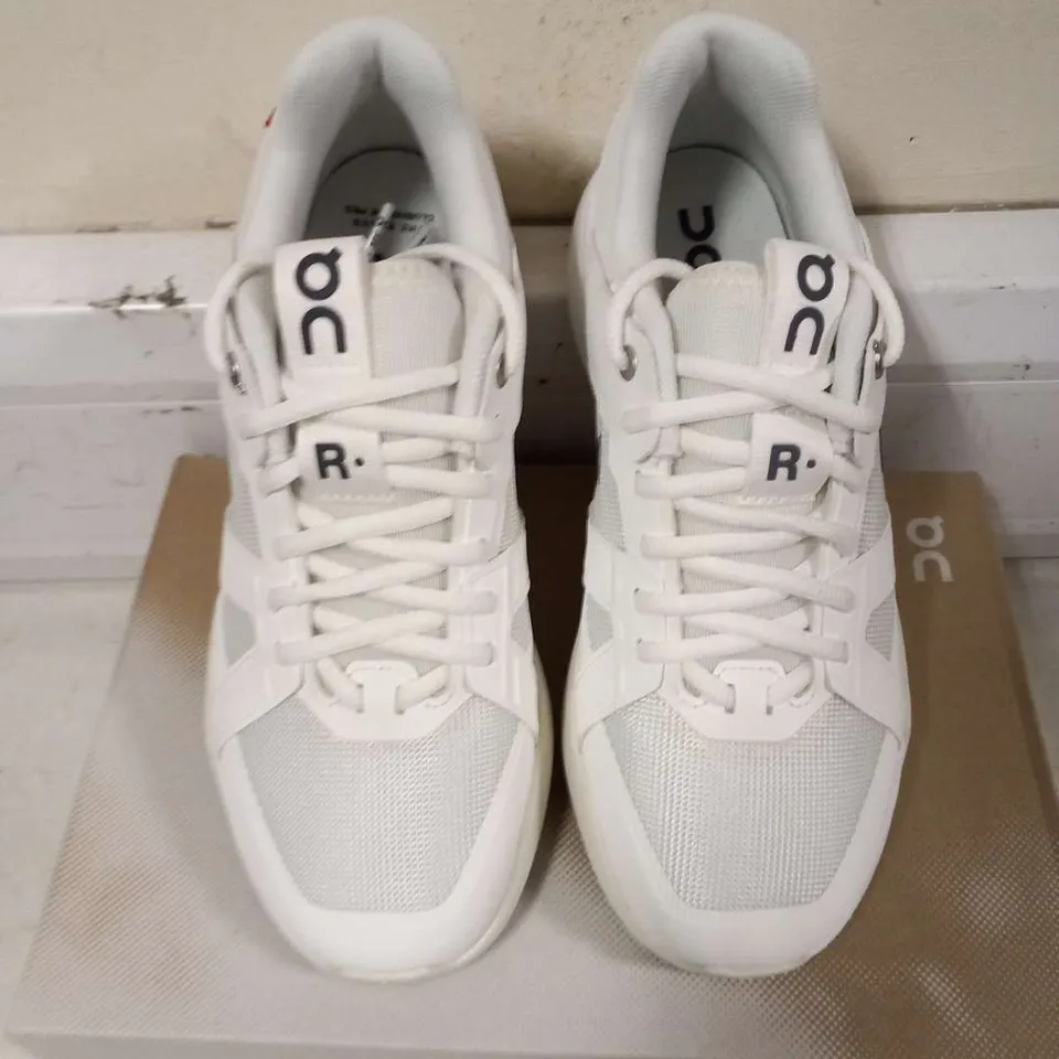 BOXED ON THE ROGER CLUBHOUSE PRO TRAINERS SIZE 5.5