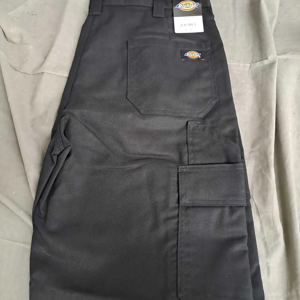 DICKIES CARGO SHORTS BLACK SIZE 33