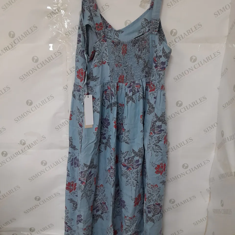 ROMAN FLORAL SUNDRESS IN LIGHT DENIM SIZE 14
