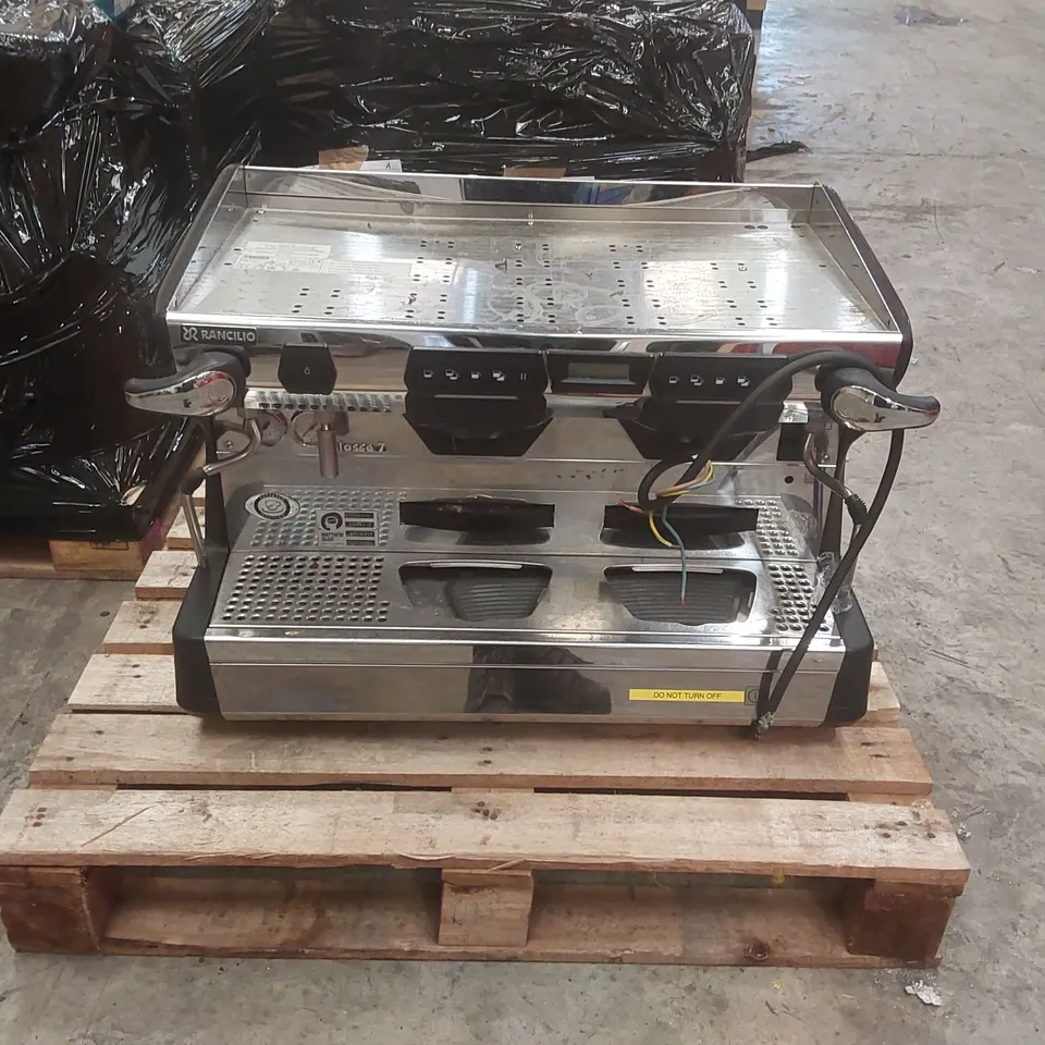 RANCILIO CLASSE 7 COMMERCIAL 2 GROUP COFFEE MACHINE