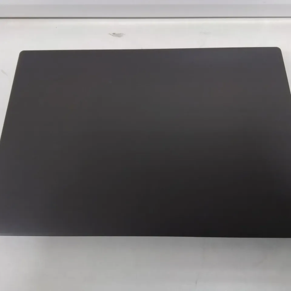 UNBOXED LENOVO V15 F1 LAPTOP IN GRAPHITE