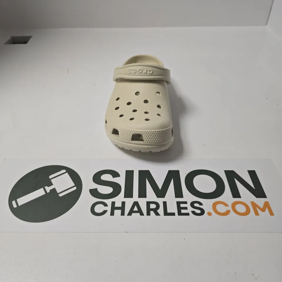 UNBOXED PAIR OF CROCS CLASSIC CLOGS IN BONE - M7/W8