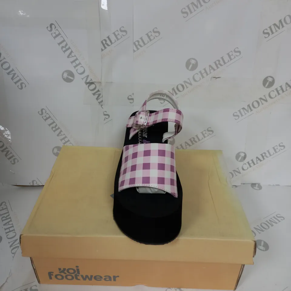 BOXED KOI FOOTWEAR FLYING WHISPERS PURPLE PLAID BUTTERFLY SANDALS SIZE 3