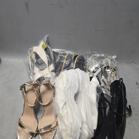 APPROXIMATELY 10 ASSORTED PAIRS OF SHOES AND FOOTWEAR ITEMS IN VARIOUS STYLES AND SIZES TO INCLUDE ASOS, VERY, FULIUHAI, ETC
