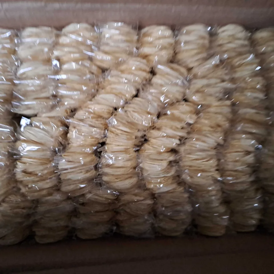 LARGE QUANTITY OF TISSUE PAPER DECORATION