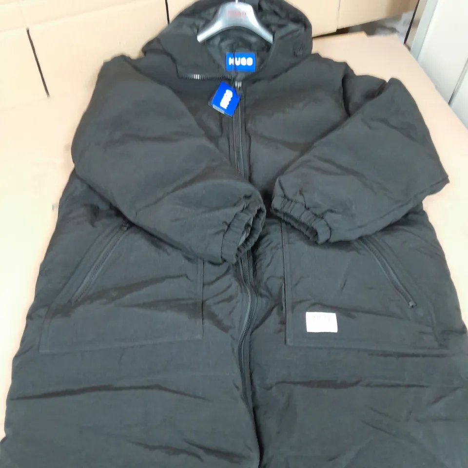 BLACK HUGO BOSS WINTER COAT SIZE L