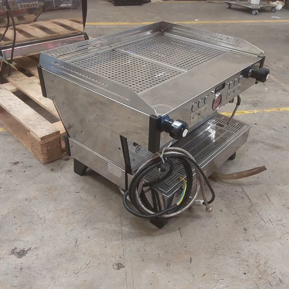 LA MARZOCCO COMMERCIAL 2 GROUP COFFEE MACHINE