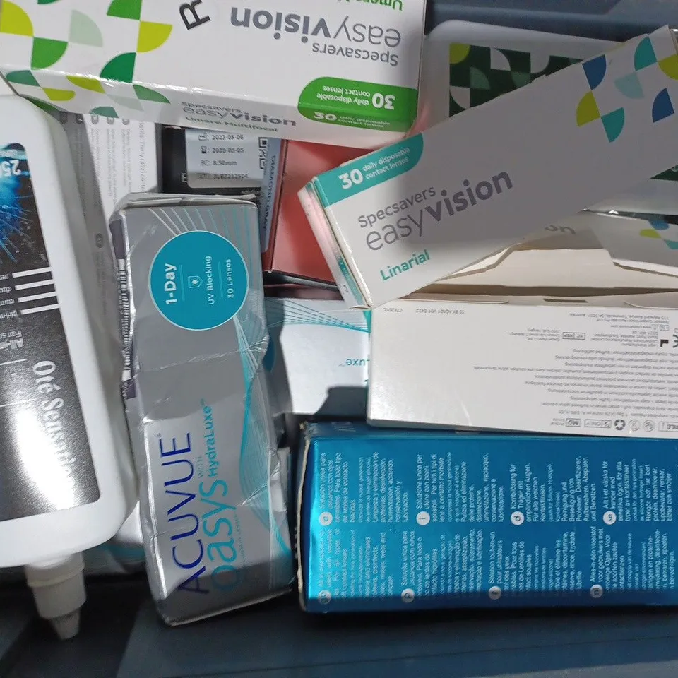 APPROXIMATELY 20 ASSORTED HOUSEHOLD ITEMS TO INCLUDE COPPERVISION CONTACT LENSES, EYESHARE CONTACT LENSES, ETC