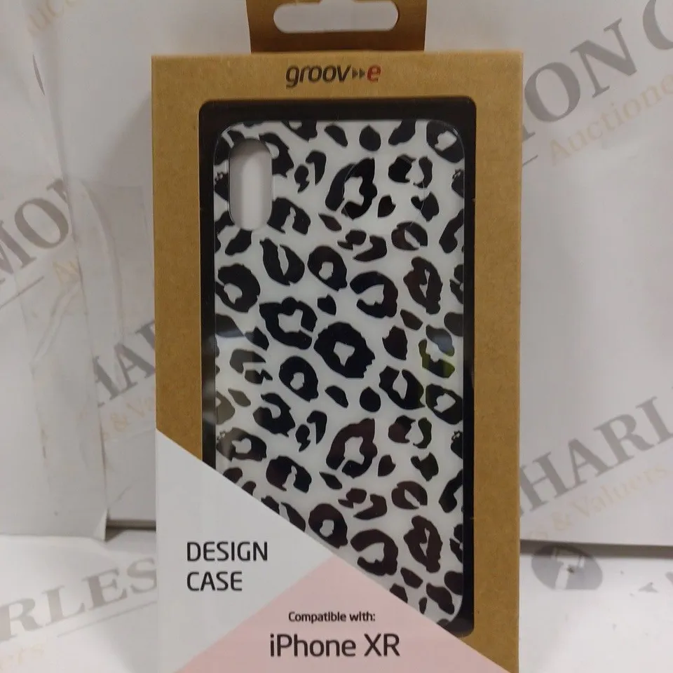 LOT OF APPROXIMATELY 100 GROOVE ANIMAL DESIGN CASES FOR IPHONE XR