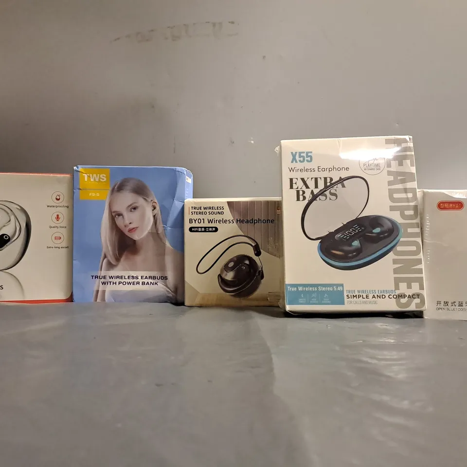 APPROXIMATELY 12 ASSORTED ITEMS TO INCLUDE - X55 PORTABLE EARBUDS , XG99 SMART HEADPHONES , BYO1 WIRELESS HEADPHONES ETC