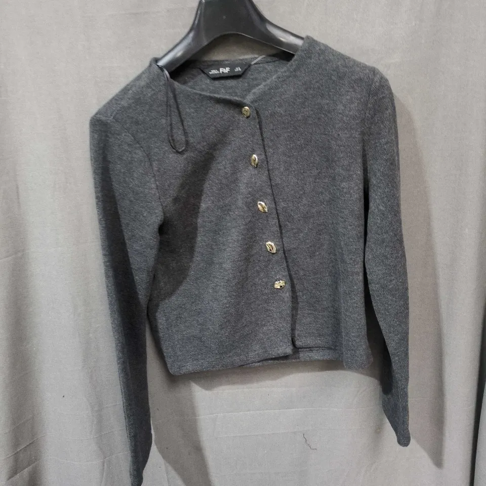 BOX OF APPROXIMATELY 20 ASSORTED CLOTHING ITEMS TO INCLUDE:MINI HAT AND GREY JUMPER