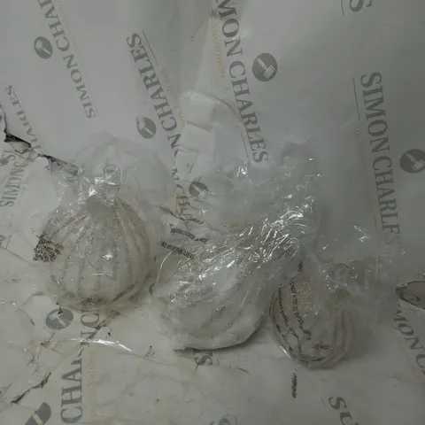 BOXED JULIEN MACDONALD SET 3 PRELIT GLASS ANGELS