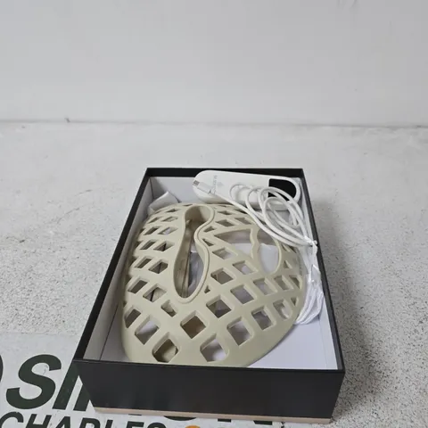 BEAULUXE SPECTRAGLOW 7 LED MASK – BOXED