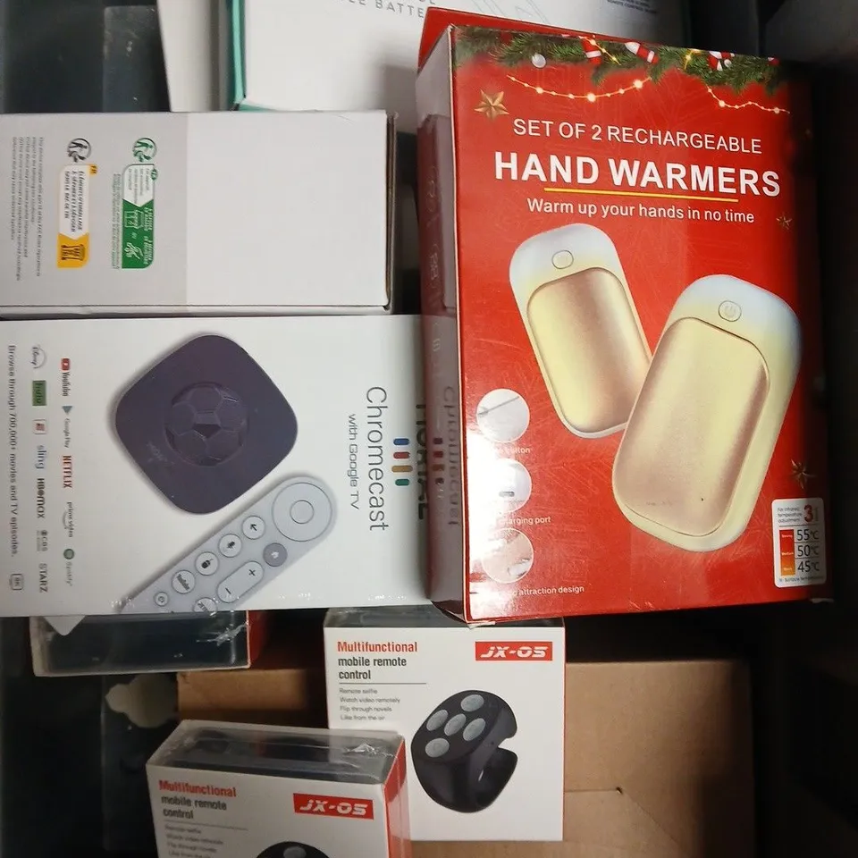 APPROXIMATELY 10 ASSORTED ELECTRICAL PRODUCTS TO INCLUDE HAND WARMERS, HEAD TORCH, MOBILE REMOTE CONTROL ETC 