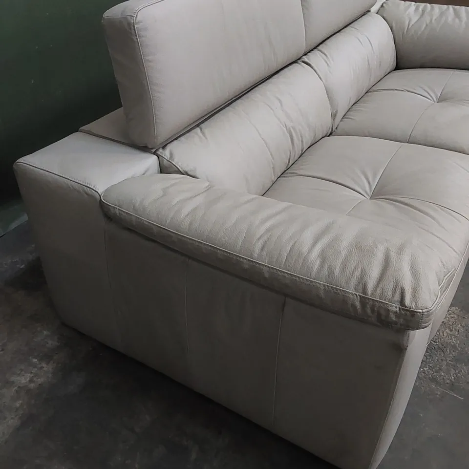 DESIGNER 3-SEATER LEATHER UPHOLSTERED SOFA WITH ADJUSTABLE HEADRESTS 