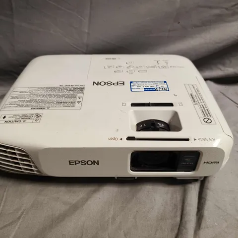 EPSON LCD PROJECTOR H5553B