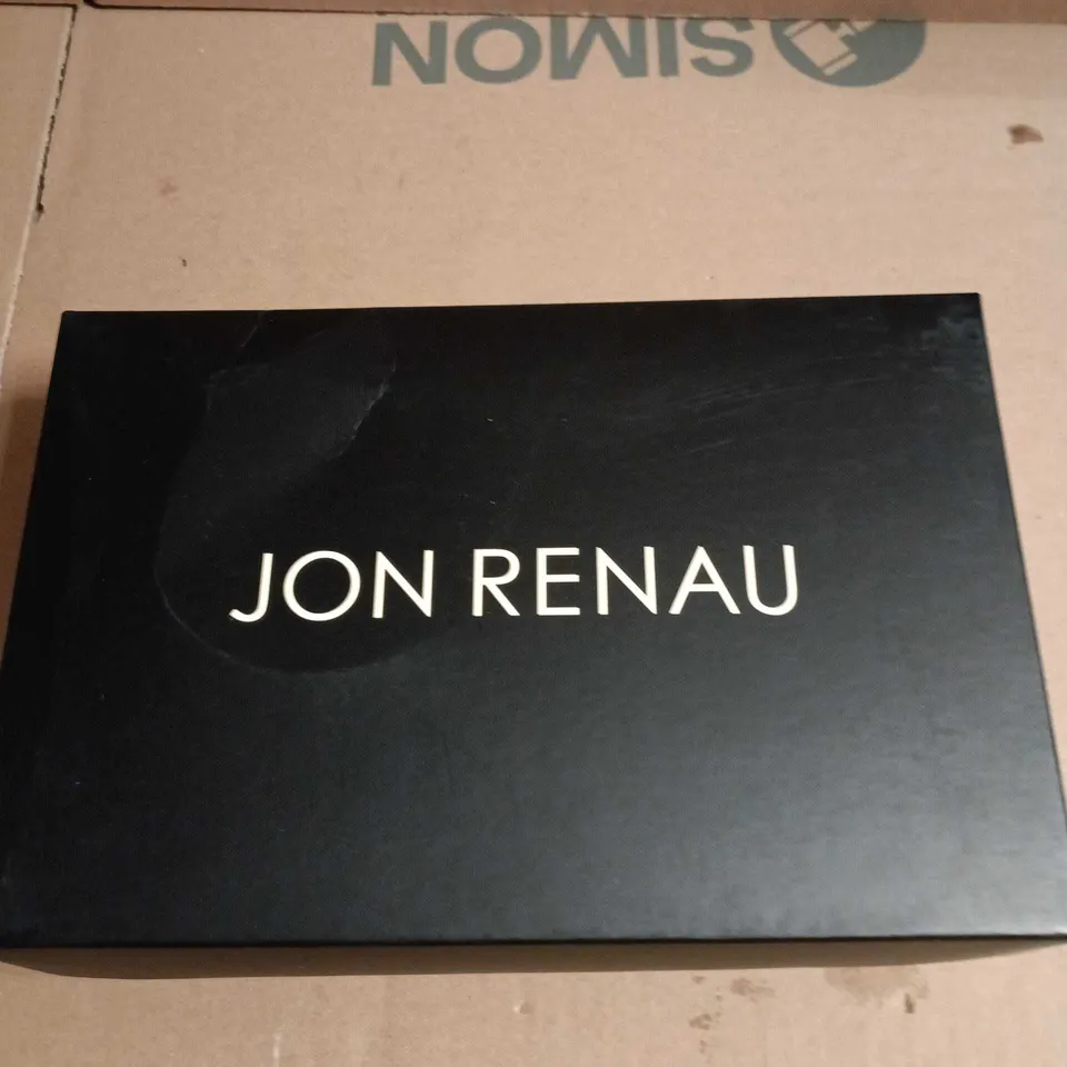 JON RENAU WIG – BLONDE, LONG WAVY STYLE