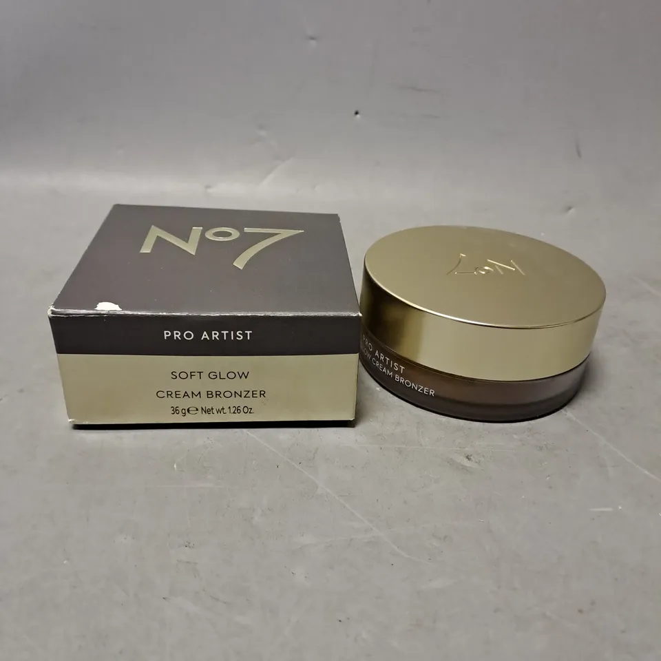 N07 PRO ARTIST SOFT GLOW CREAM BRONZER IN MEDIUM 36G