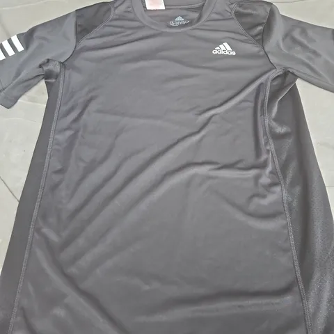 ADIDAS LOGO TEE - SIZE 13/14 YRS 