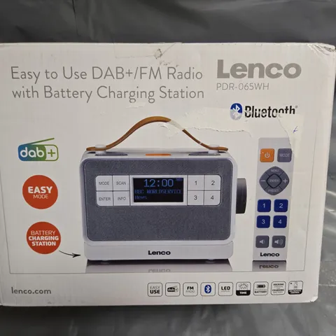 LENCO EASY TO USE DAB+/FM RADIO WITH BATTERY CHARGING STATION