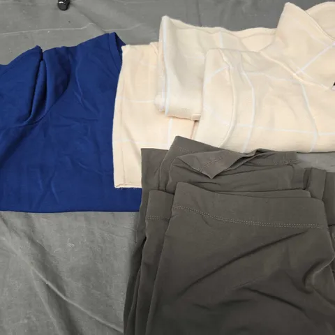APPROXIMATELY 20 ITEMS OF LADIES CLOTHING, VARIOUS COLOURS, SIZES AND STYLES