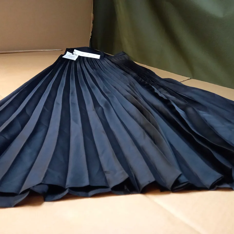 ZARA BLACK PLEATED SATIN SKIRT - XS