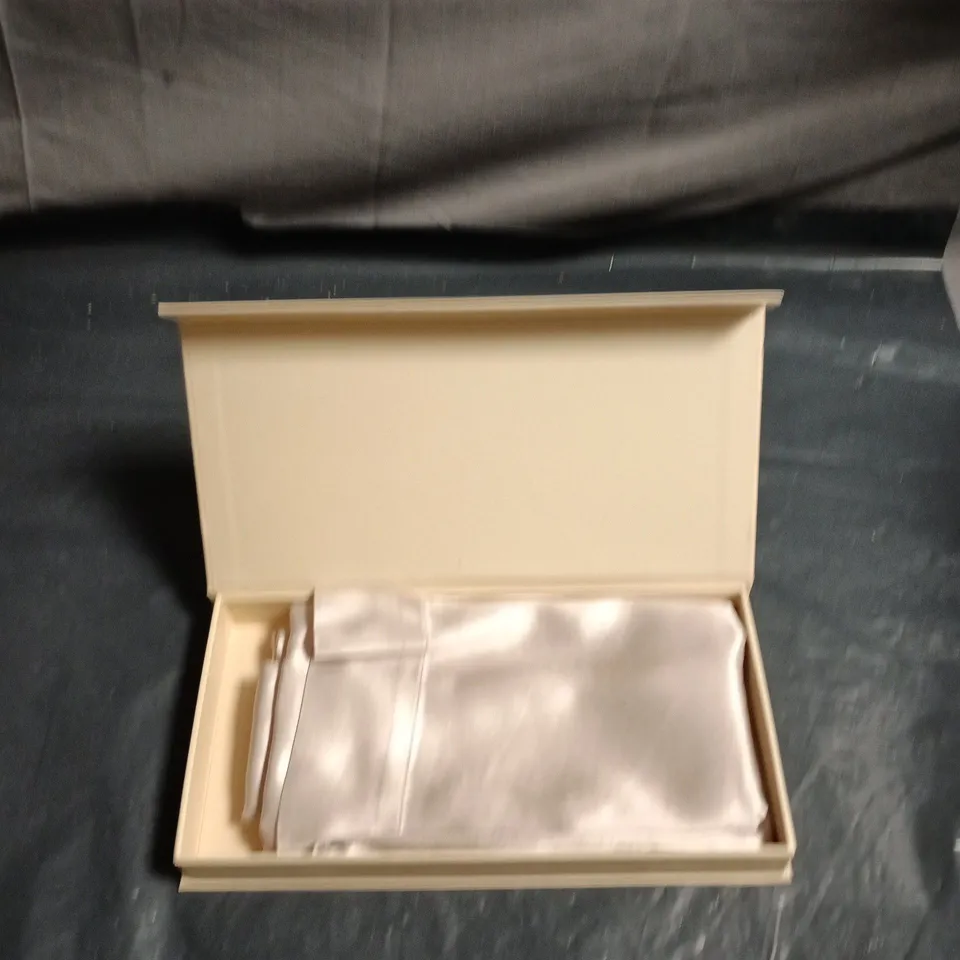 BOXED NORTHERN NIGHTS PURE 100% MULBERRY SILK PILLOWCASE 