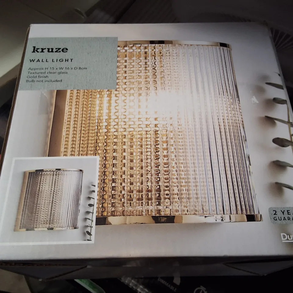 BOXED KRUZE WALL LIGHT – TEXTURED CLEAR GLASS, GOLD FINISH (DUNELM)