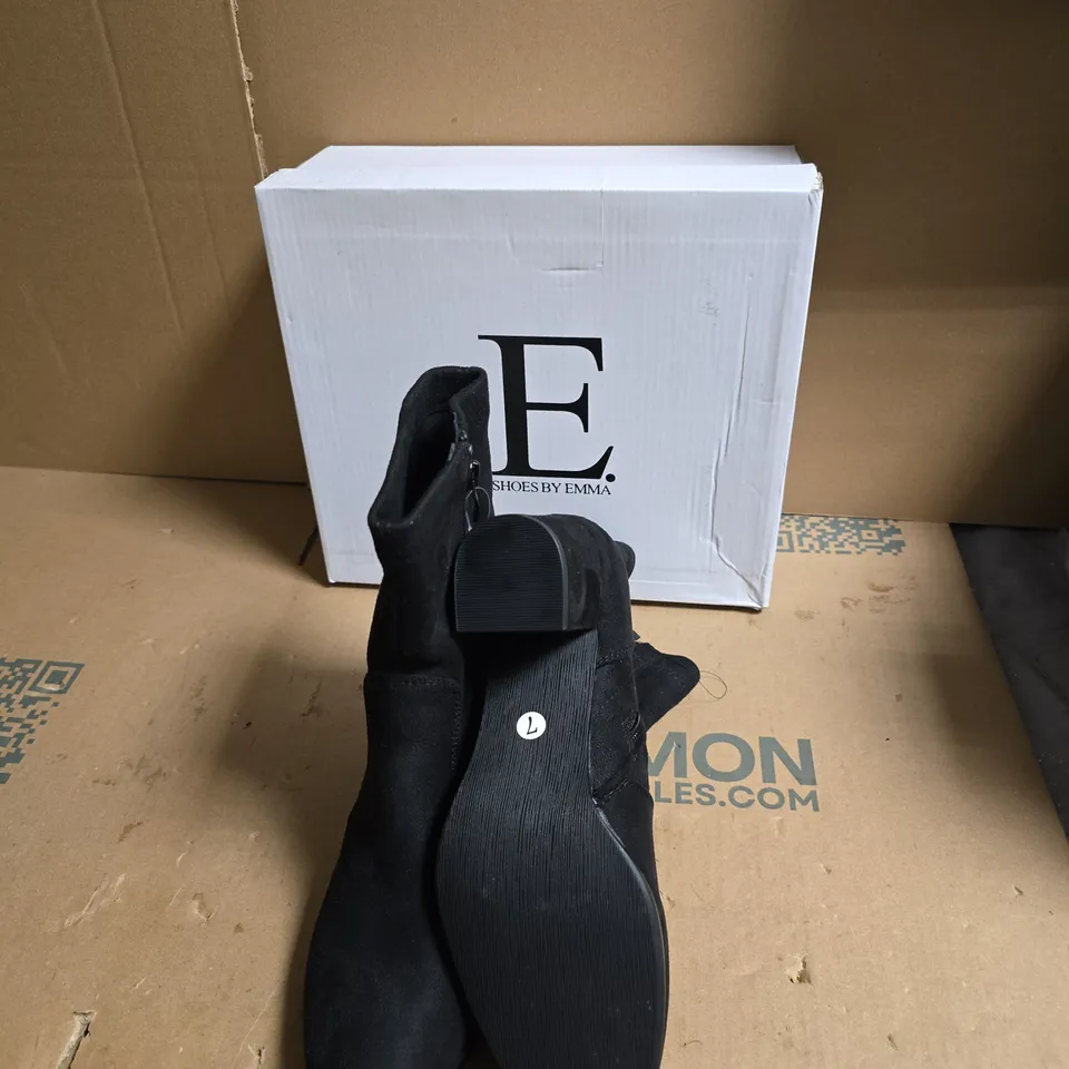 E. SHOES BY EMMA BLACK SUEDE ANKLE BOOTS - UK SIZE 7 