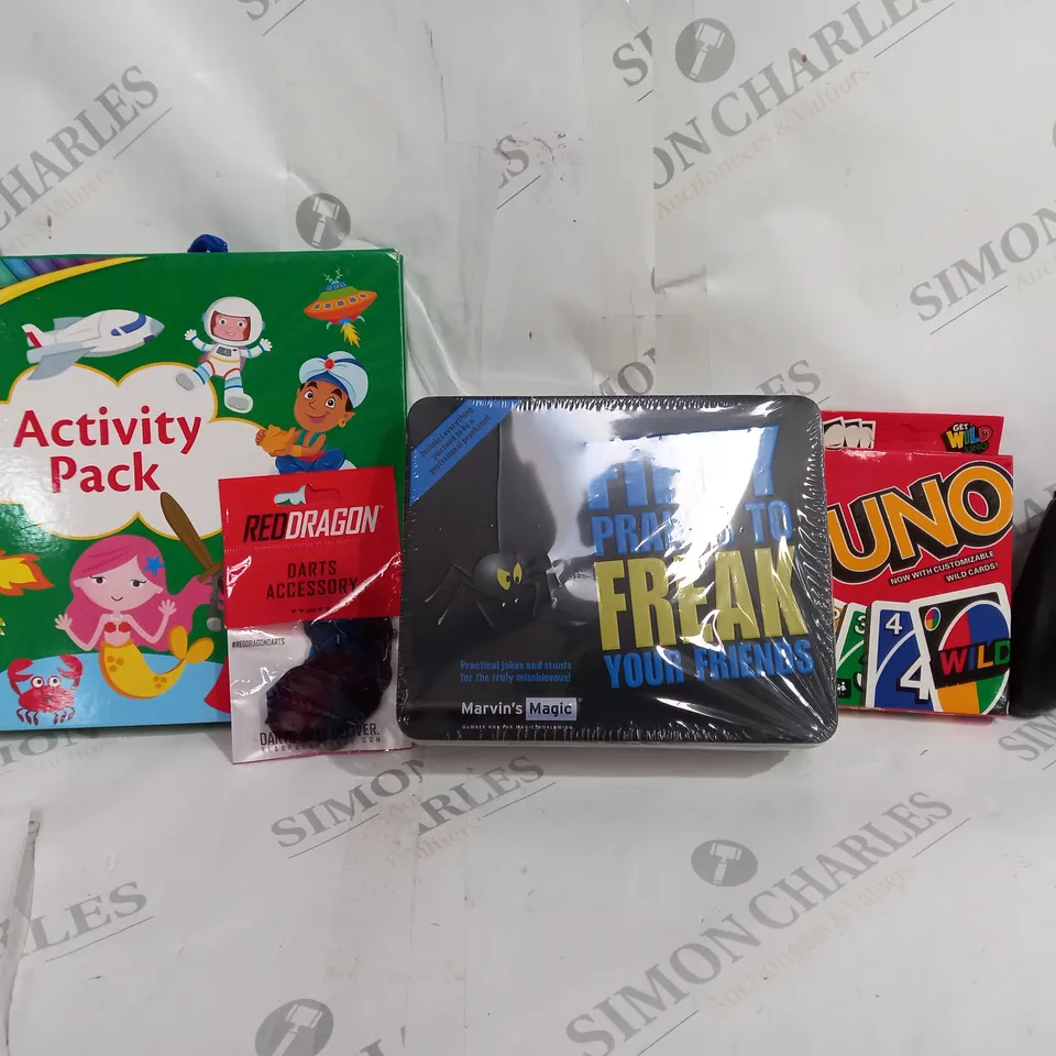 BOX OF APPROX 20 ASSORTED TOYS TO INCLUDE - CRAYOLA ACTIVITY PACK - UNO - XBOX 360 CONTROLLER ECT