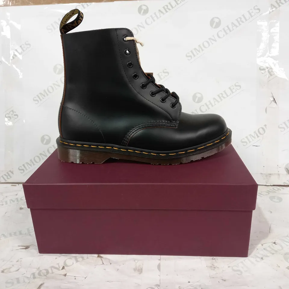 BOXED PAIR OF DR MARTENS VINTAGE 1460 LEATHER BOOTS IN BLACK UK SIZE 10