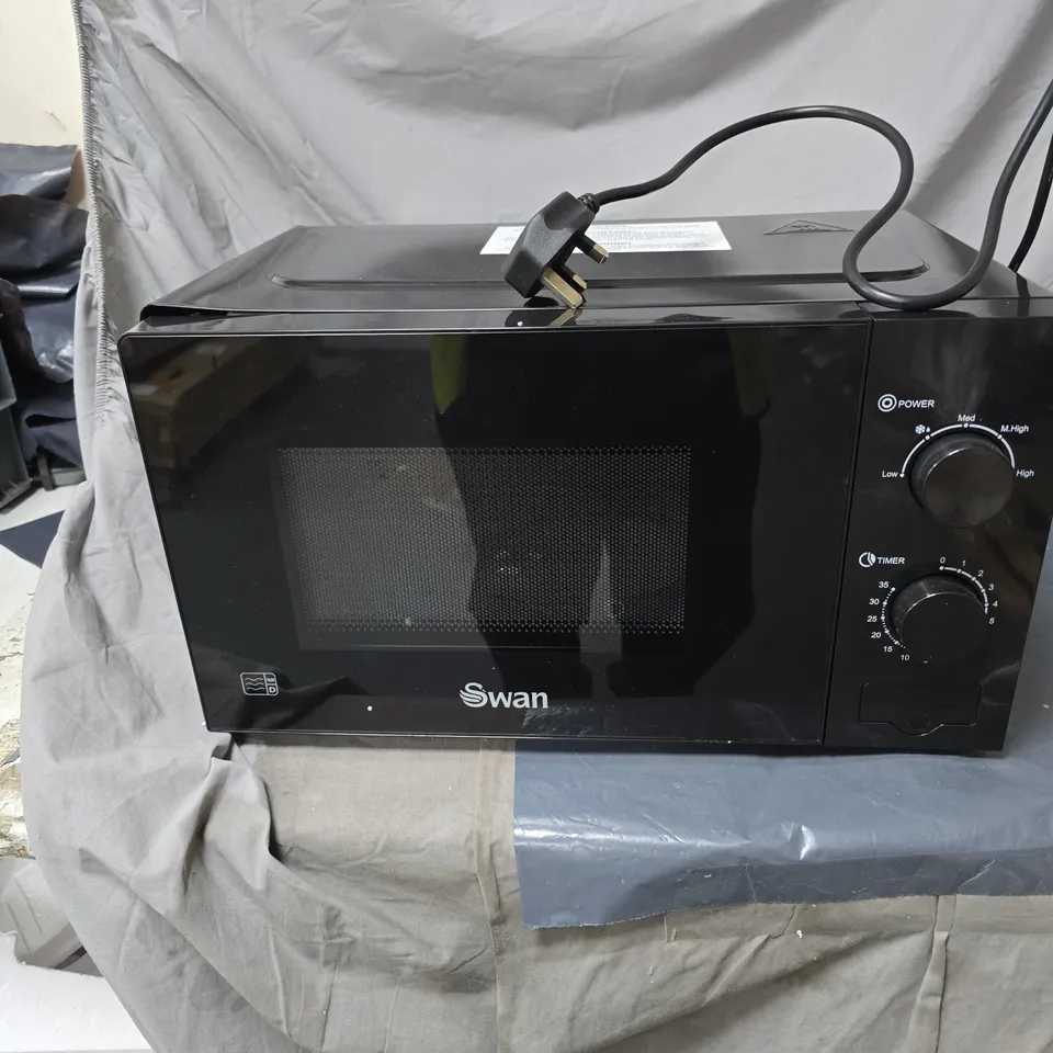 SWAN 20L 700W MANUAL MICROWAVE - BLACK - COLLECTION ONLY 