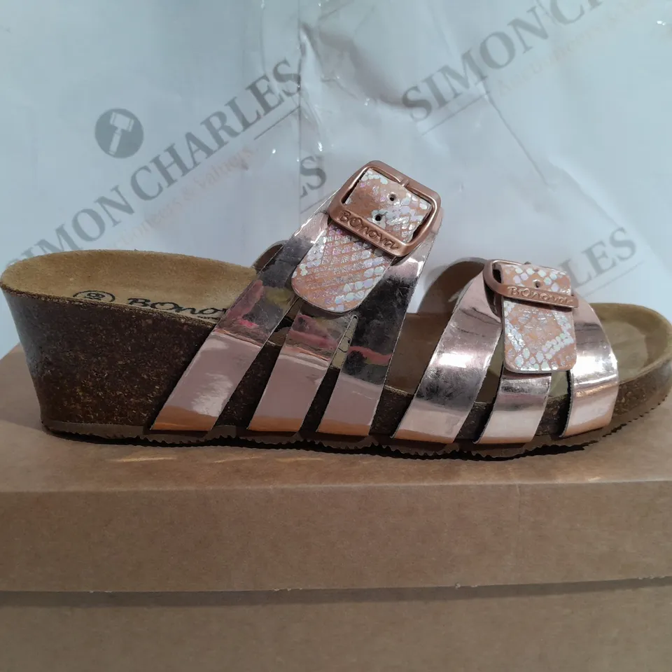 BOXED BONOVA PLATFORM SANDAL - SIZE 7