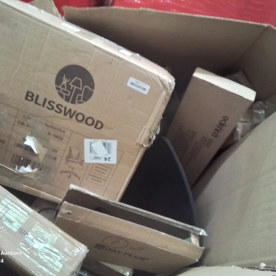 PALLET CONTAINING VARIOUS ITEMS TO INCLUDE OFFICE CHAIR, RECIPROCATING SAW, VACUUM CLEANER ETC.