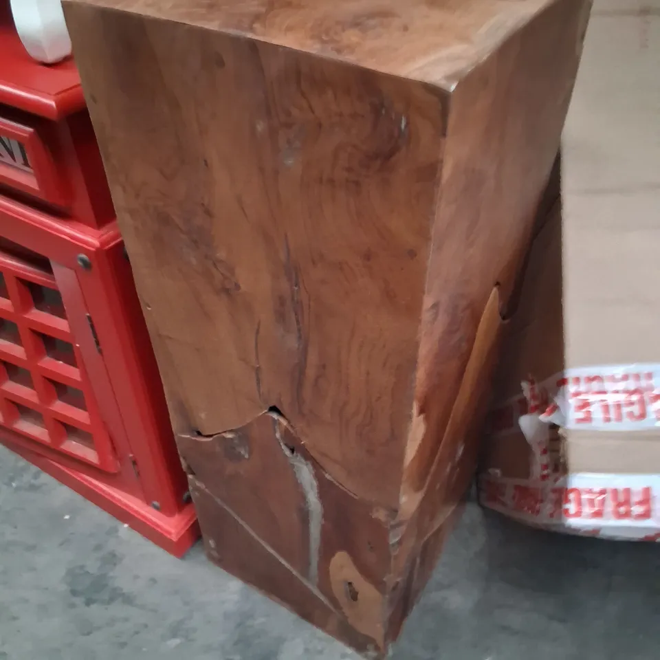 RECLAIMED EFFECT PEDESTAL LAMP TABLE