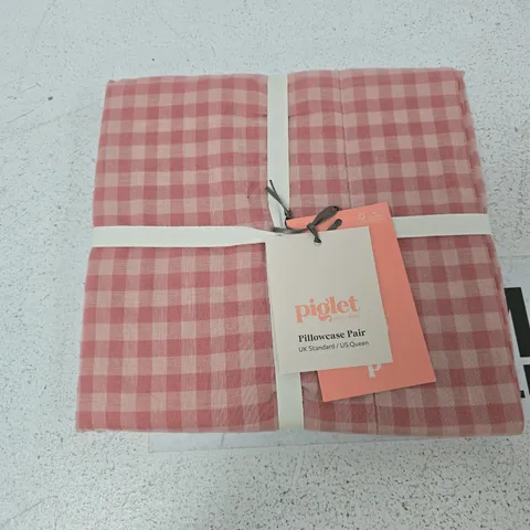 PIGLET PILLOWCASE PAIR – PINK GINGHAM, UK STANDARD