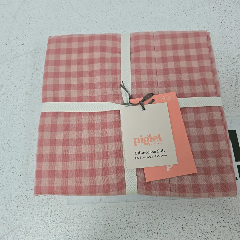 PIGLET PILLOWCASE PAIR – PINK GINGHAM, UK STANDARD