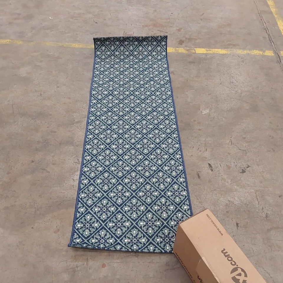 QUALITY DESIGNER CHAVEZ FLATWEAVE RUG - APPROXIMATELY 180 x 59cm