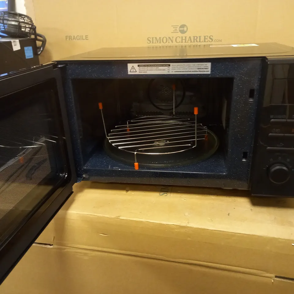 TOSHIBA 950W MICROWAVE OVEN