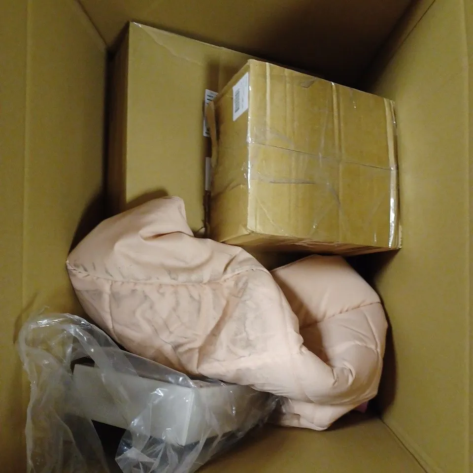 BOX OF APPROXIMATELY 15 ASSORTED HOUSEHOLD ITEMS TO INCLUDE BED LINEN, ART HOUSE WALLPAPER, BABY SOFT HEAD REST ETC 