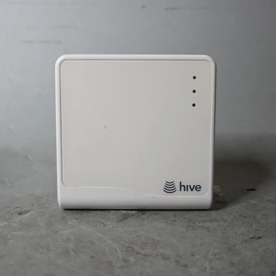 BOXED HIVE HUB 