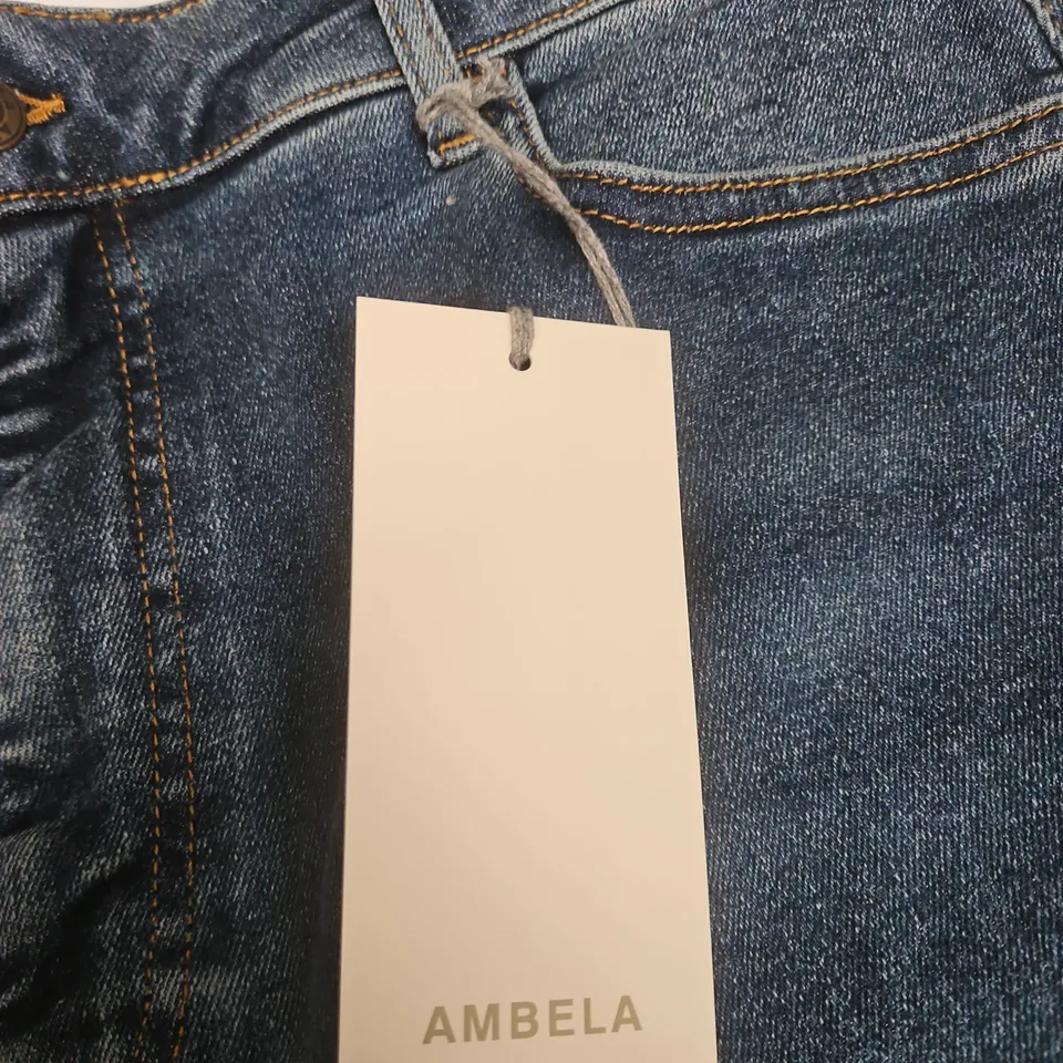 AMBELA DENIM JEANS – UK 18 SHORT, MID-BLUE WASH, LEATHER PATCH