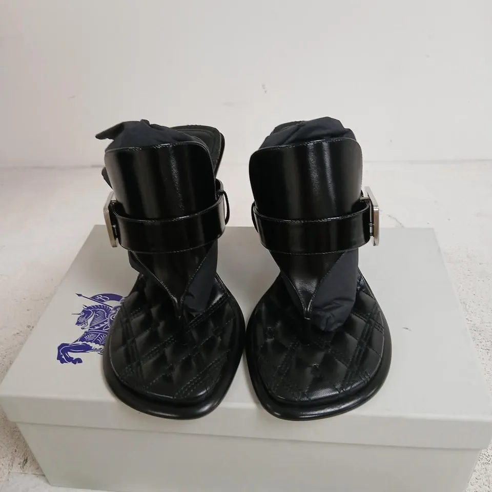 BURBERRY LEATHER SANDALS ON LEATHER SOLE – BLACK, UK4 (EU37), BUCKLE STRAP