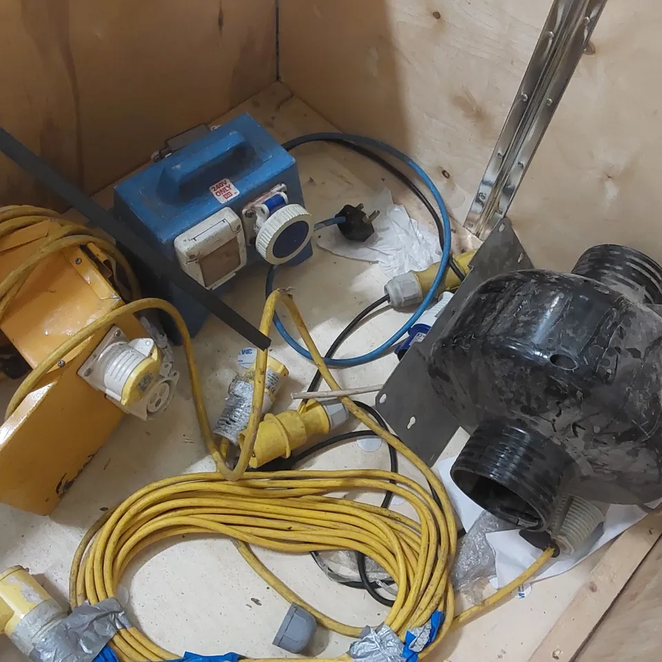 PALLET CONTAINING ASSORTED ELECTRICAL TOOLS AND POWER LEADS