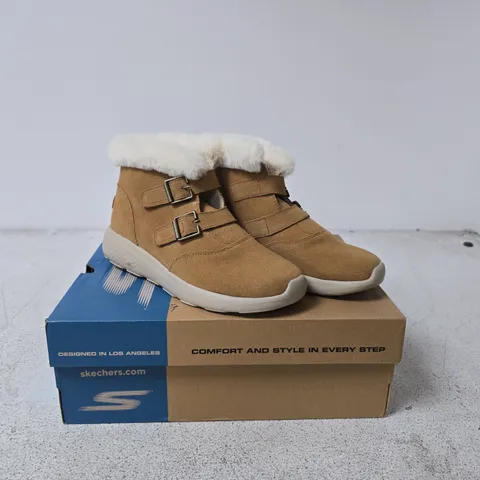 SKECHERS WOMEN'S TAN SUEDE WINTER BOOTS WITH FUR TRIM AND BUCKLES UK 6