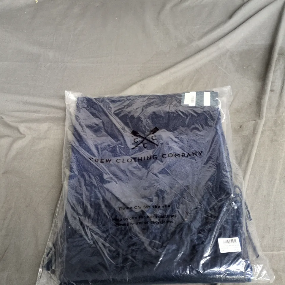 GREW CLOTHING COMPANY POLKA DOT JACQUARD SCARF – PEACOAT (O/S)